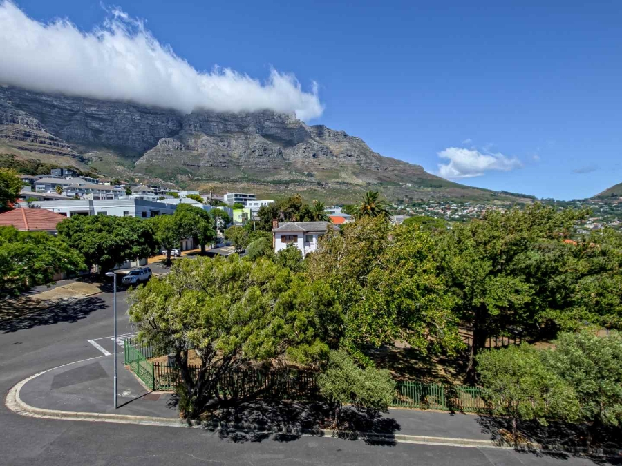 To Let 2 Bedroom Property for Rent in Vredehoek Western Cape